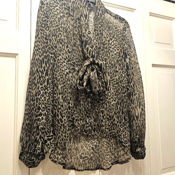 Women's Leopard Print Sheer LS Top Sz XL - Picture 3 of 7